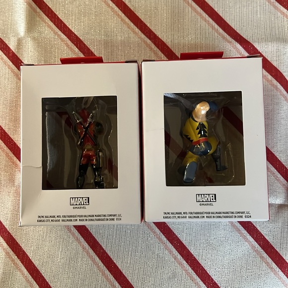Set of two Deadpool and wolverine Hallmark ornaments - Picture 2 of 2